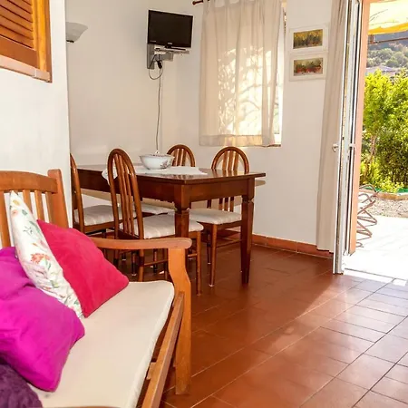 Feriehus Casale Le Pitte Porto Azzurro