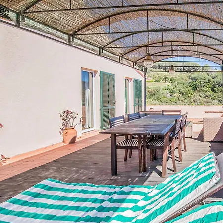 Vakantiehuis Casale Le Pitte Porto Azzurro
