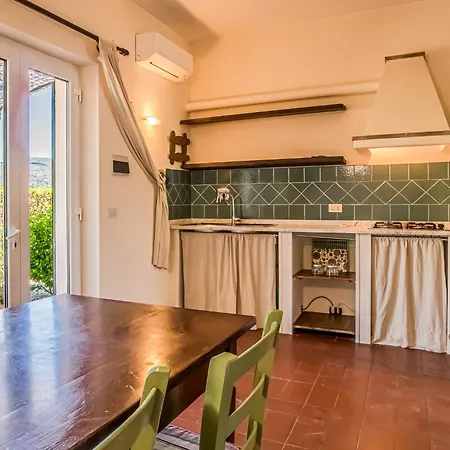 Casale Le Pitte Vakantiehuis Porto Azzurro