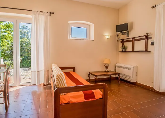 Casale Le Pitte 阿祖罗港